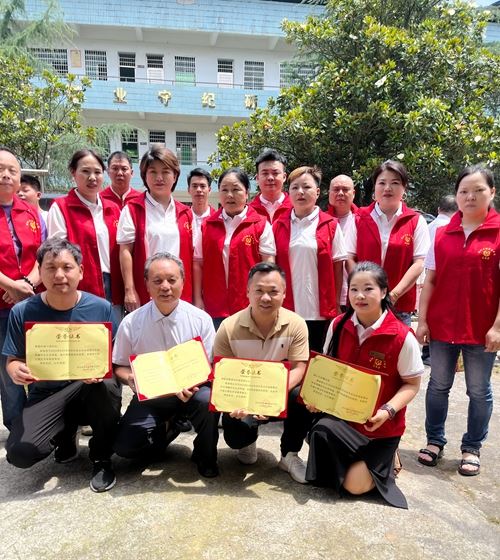 琪沁正能量以行动践行初心,助力青春逐梦(图3) 琪沁正能量以行动践行初心,助力青春逐梦(图3)