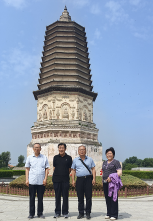 第80期全国廉政法治建设研修班在赤峰市举行(图6) 第80期全国廉政法治建设研修班在赤峰市举行(图6)