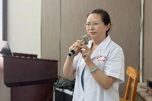 回顾工作总结经验,聚焦目标再创佳绩——苏州名仕医院召开年中工作总结会议(图1) 回顾工作总结经验,聚焦目标再创佳绩——苏州名仕医院召开年中工作总结会议(图1)