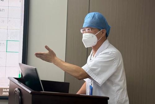 回顾工作总结经验,聚焦目标再创佳绩——苏州名仕医院召开年中工作总结会议(图9) 回顾工作总结经验,聚焦目标再创佳绩——苏州名仕医院召开年中工作总结会议(图9)